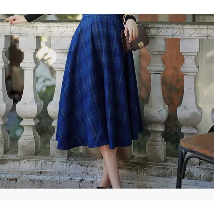 Balloon Sleeve Mock Neck Plain Sweater / High Waist Plaid Midi
