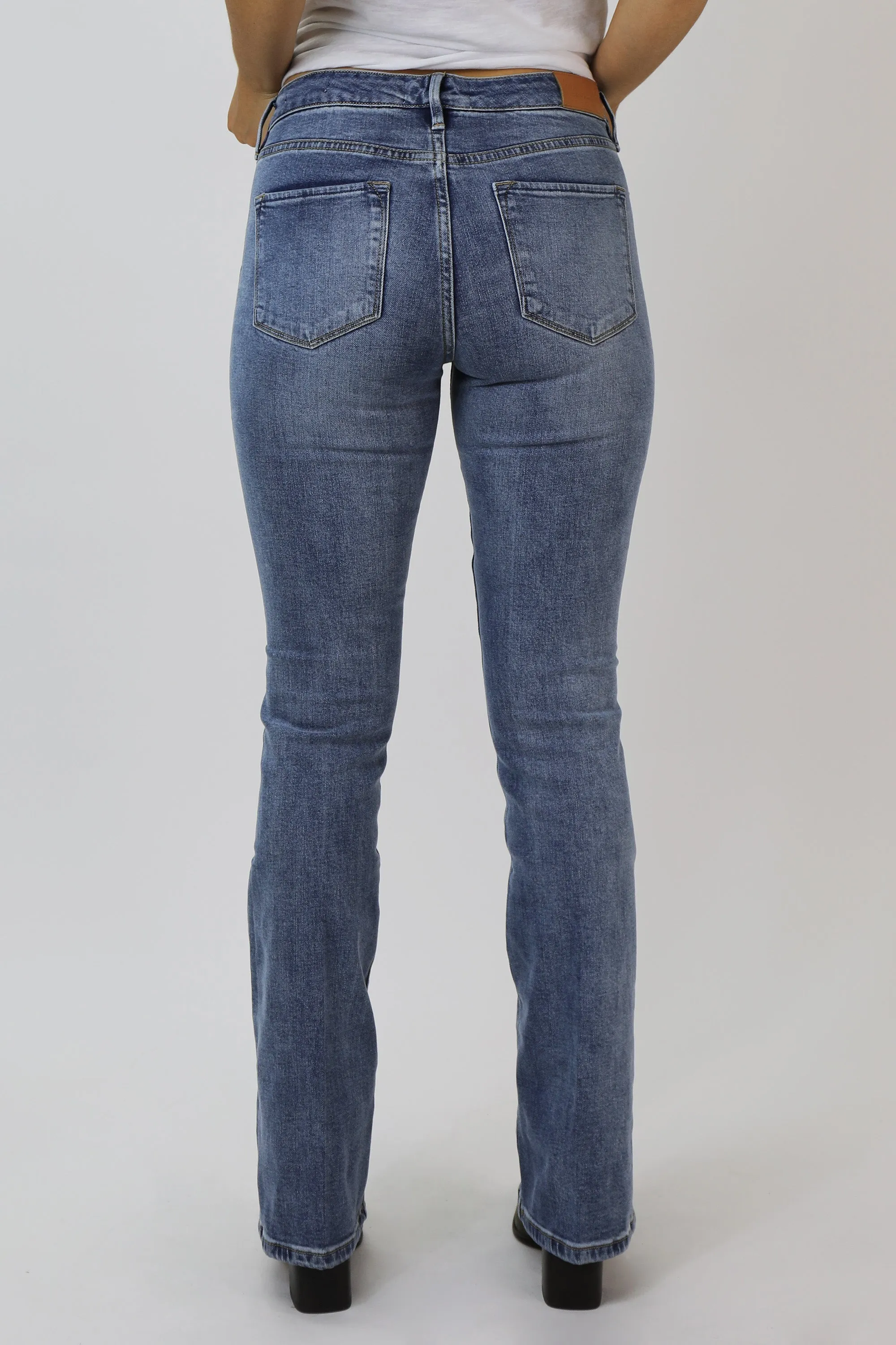 JAXTYN HIGH RISE BOOTCUT JEANS WAIKIKI