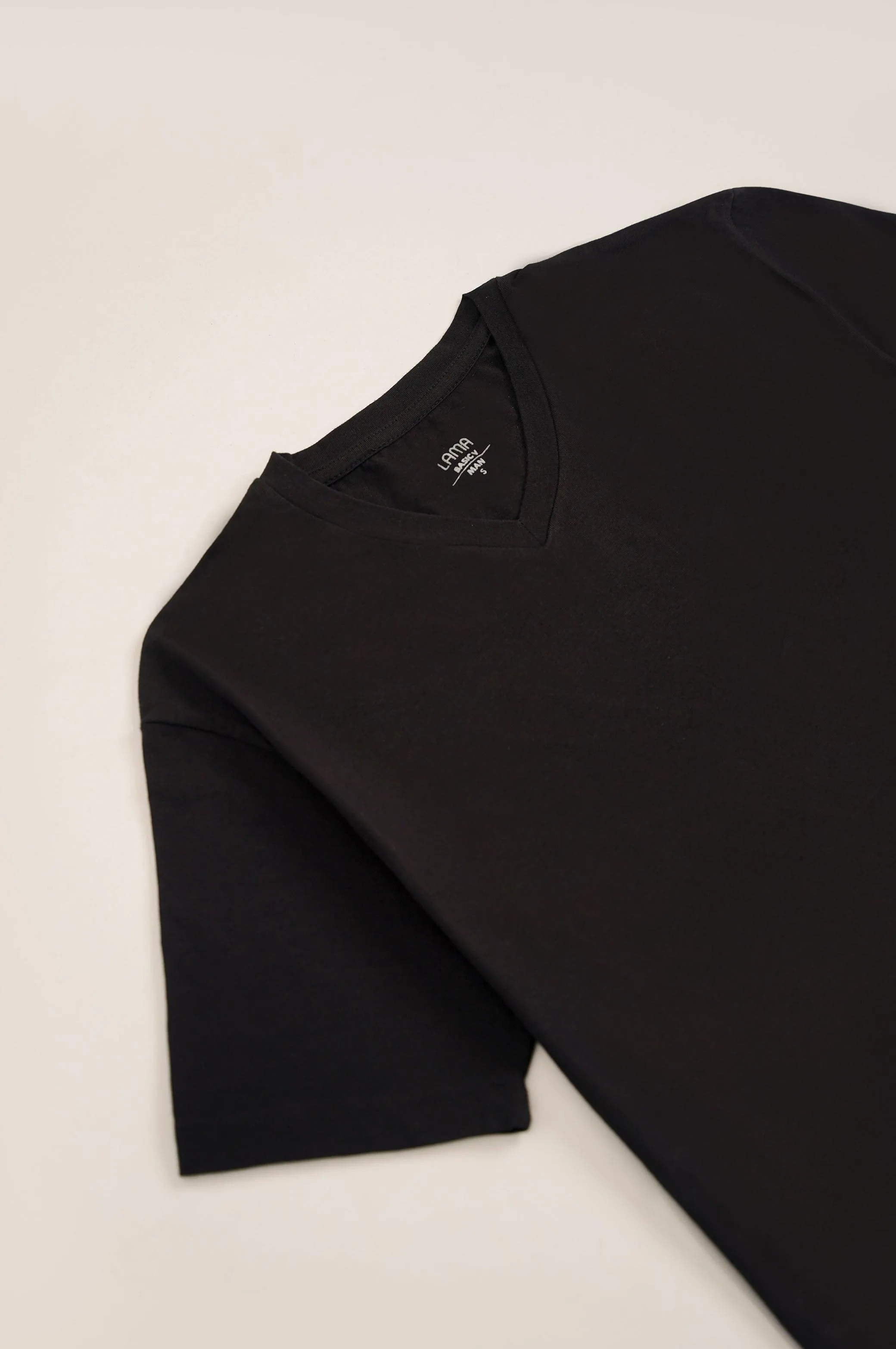 V NECK TEE
